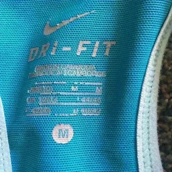 Nike Sports Bra Tank Top - Picture 4 of 4